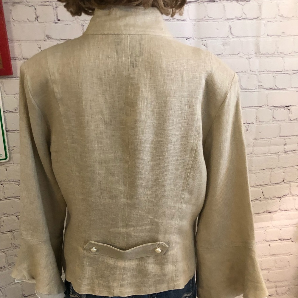 INSIGHT TAN LINEN WITH WHITE RUFFLED FRONT & ON ARMS  BUTTONS JACKET/TOP size 8 - Picture 8 of 15